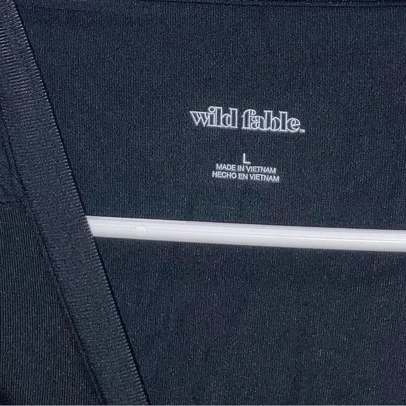 Wild Fable Women's Long Sleeve Base Layer T-Shirt Black Size Large new - Picture 3 of 4